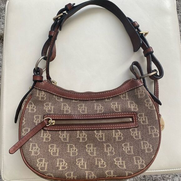 Dooney & Bourke Pouchette bag - Picture 2 of 8